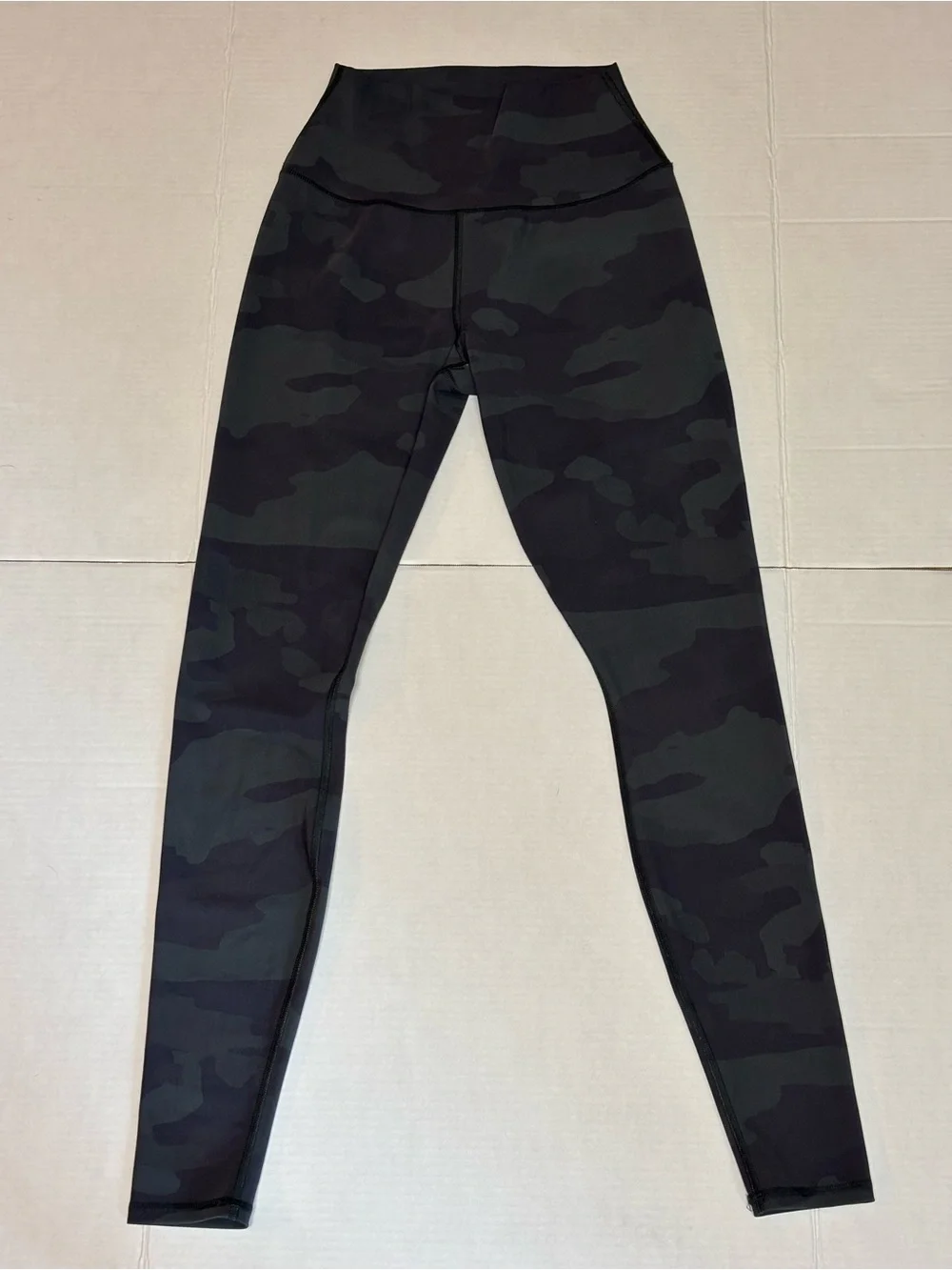 Alo camo print leggings